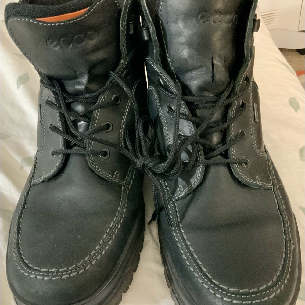 Mens black ECCO gore-Tex boots